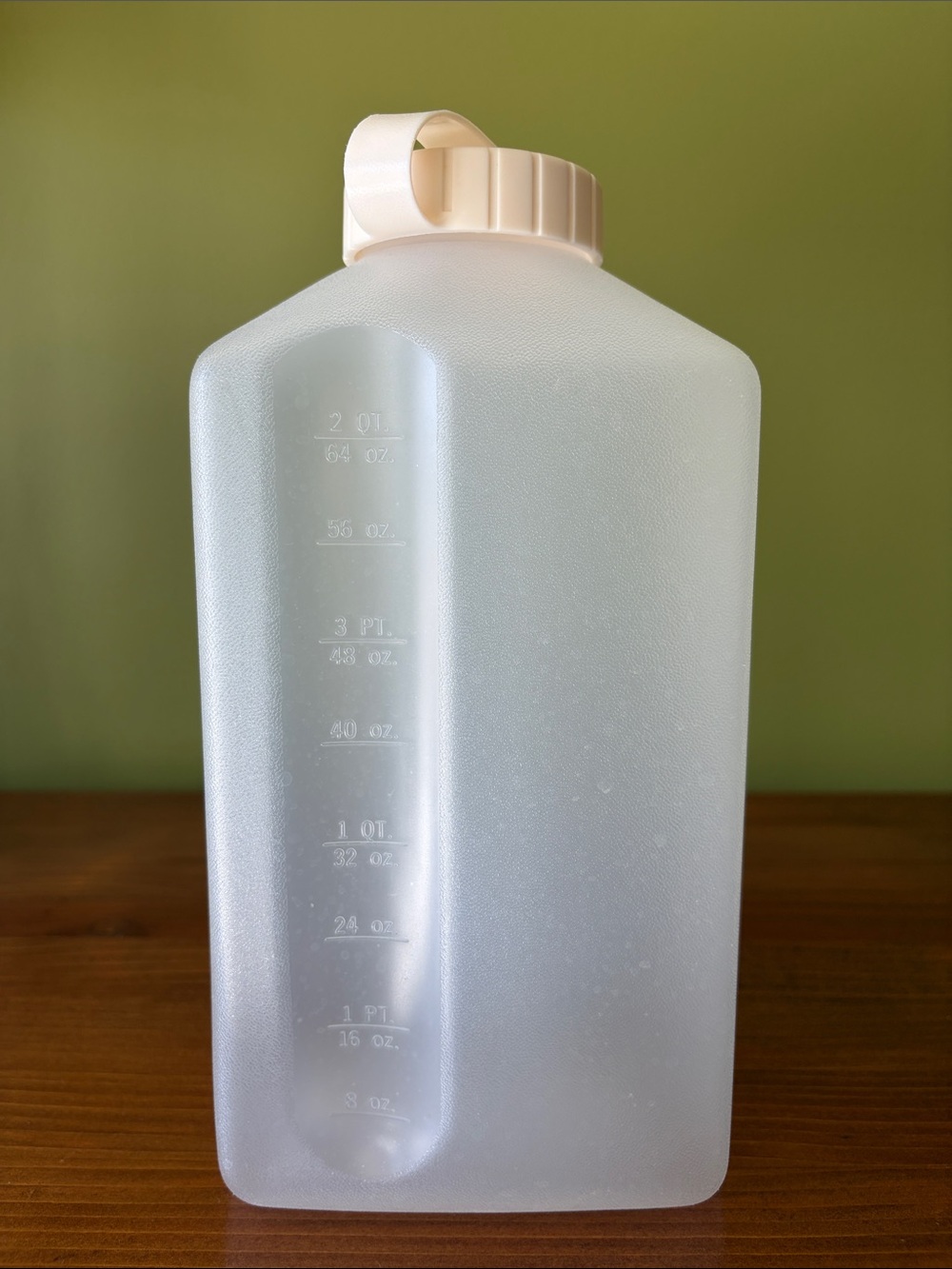 Rubbermaid 2-Quart Container